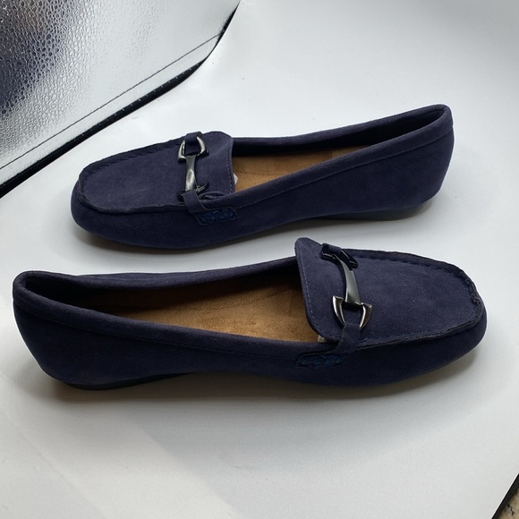 Easy Spirit Semarklie Bit Loafer (Women) Navy Blue 8W - Picture 5 of 9
